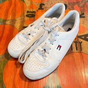 TOMMY HIFIGER SHOES WOMEN TWLELINI White Lace Up Sneakers Red White Blue Logo